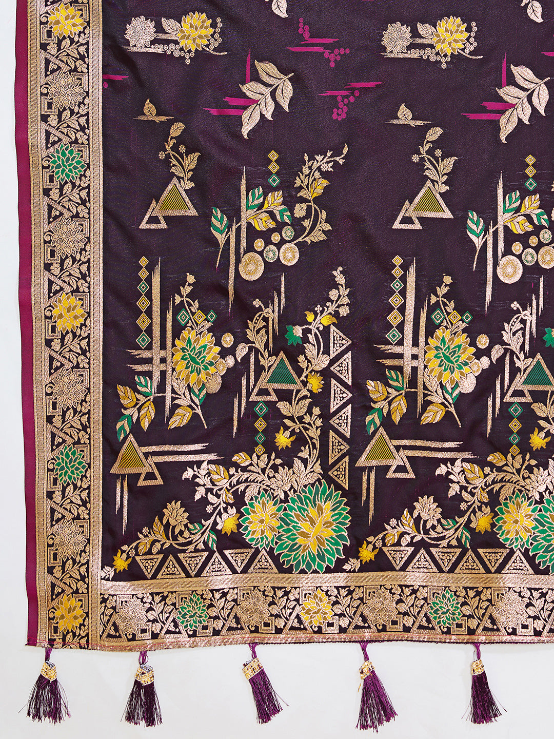 Elegant Purple Floral Printed Saree With Designer Border