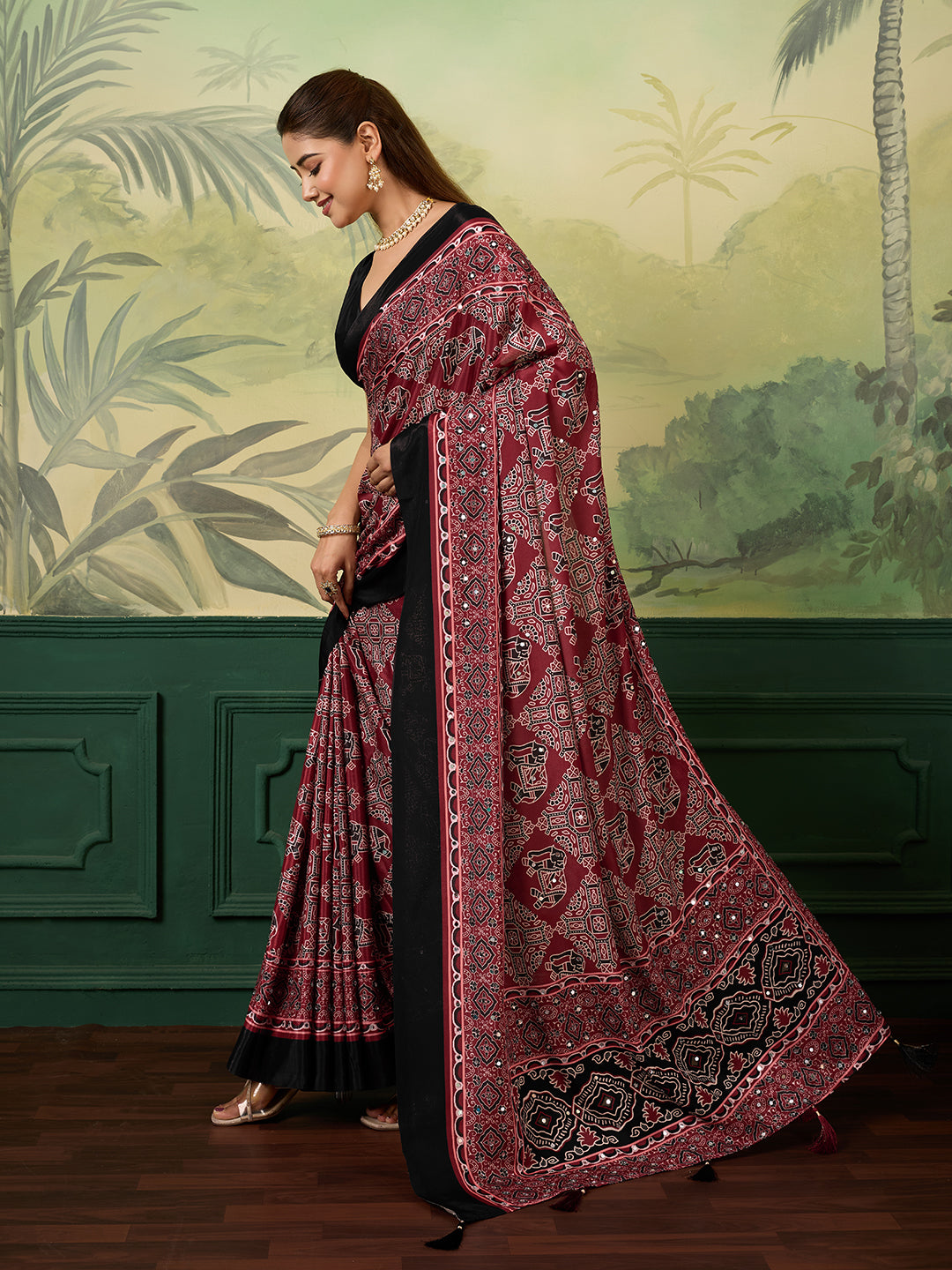 Elegant Maroon Black Printed Traditional Saree for Women