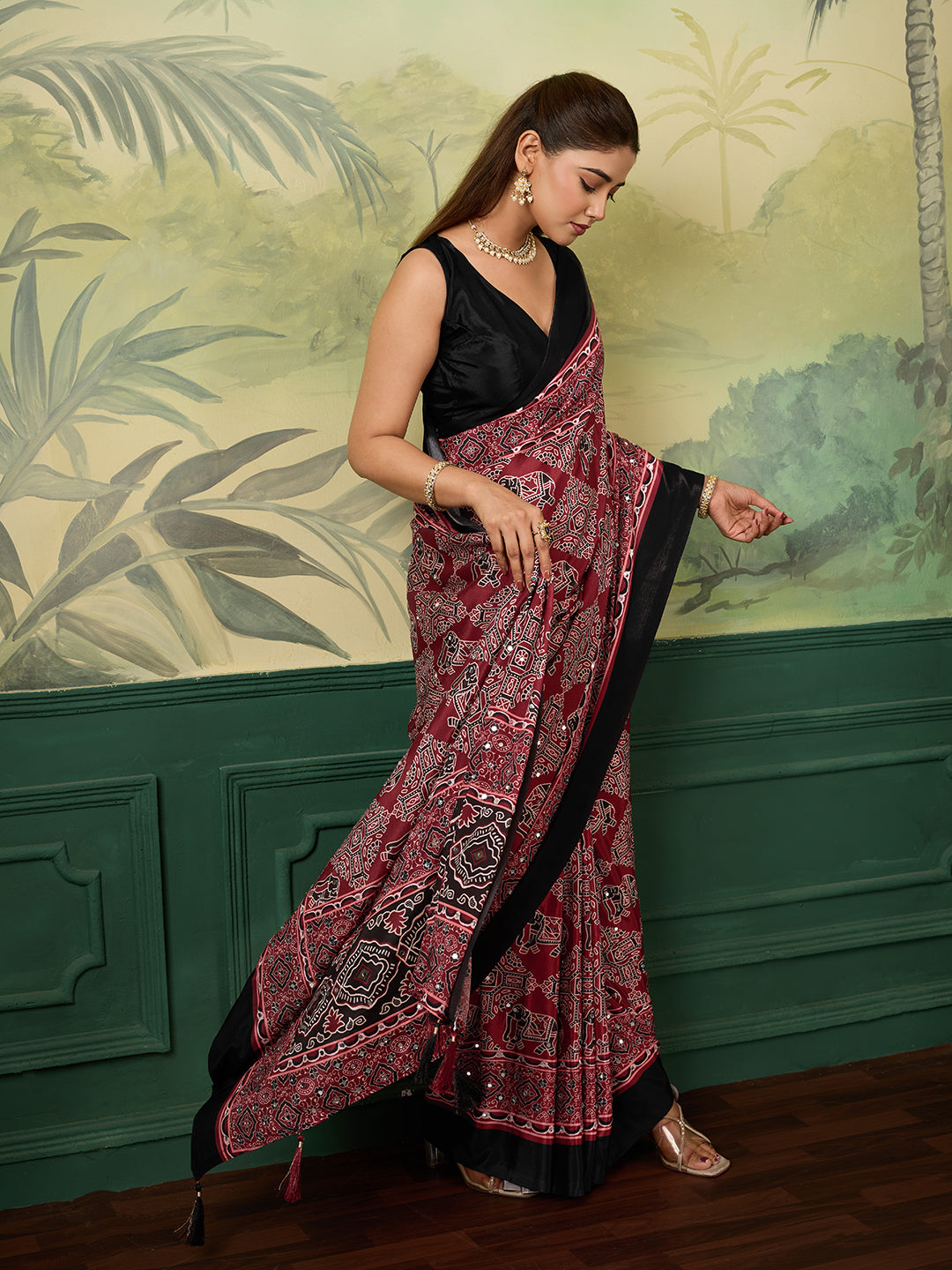 Elegant Maroon Black Printed Traditional Saree for Women