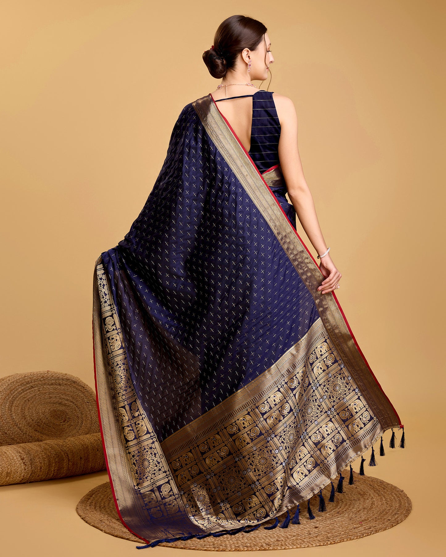 Aaritra  Saree