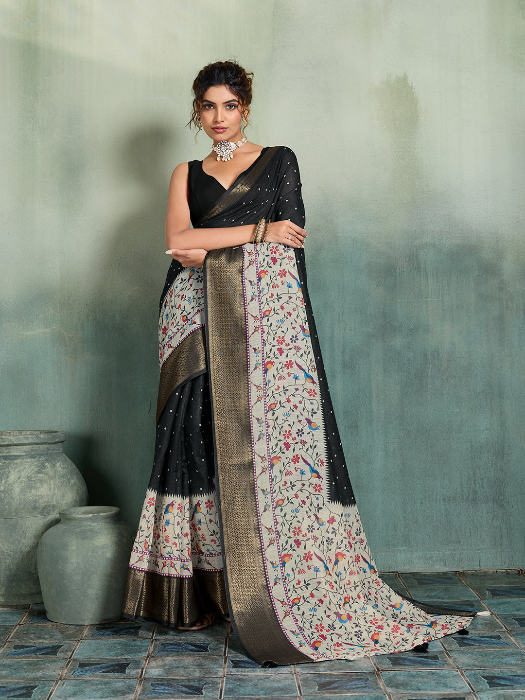 Elegant Black Saree With Floral Printed Pallu And Border